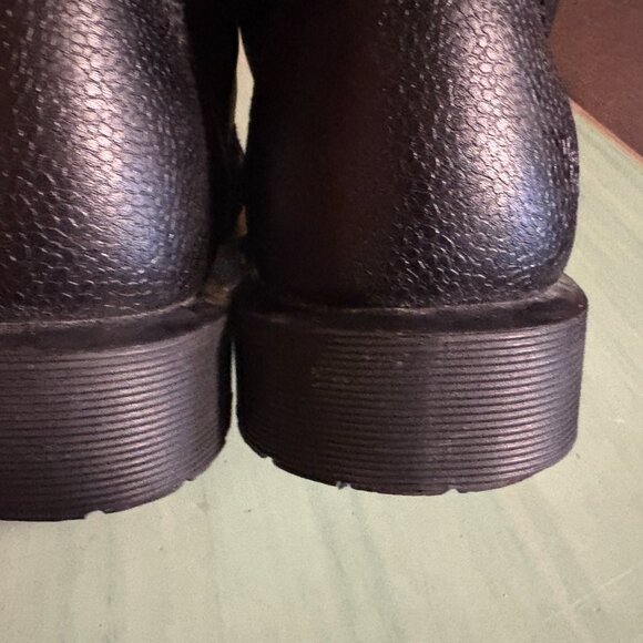 Dr Doc Martens Black Leather Cap Toe Grunge Boots UK 8 Mens 9 Womens 10 - Picture 11 of 12